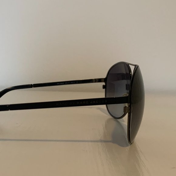 Marc Jacobs Sunglasses - Picture 2 of 5
